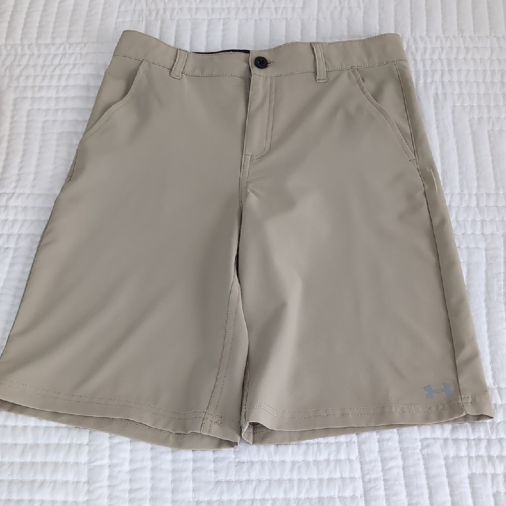 Golf Shorts Under Armour Men's/Teen. Like New! Size 18